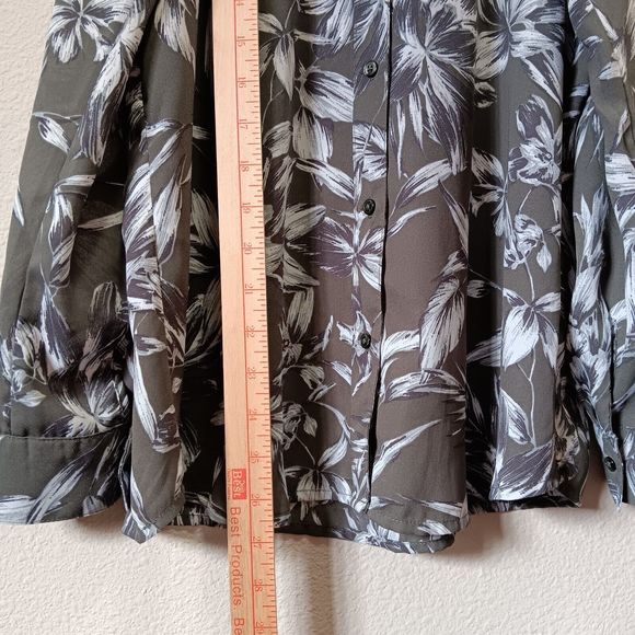 Banana Republic Factory Blouse Size Small Cold Shoulder Button Up Floral Green - Picture 6 of 12